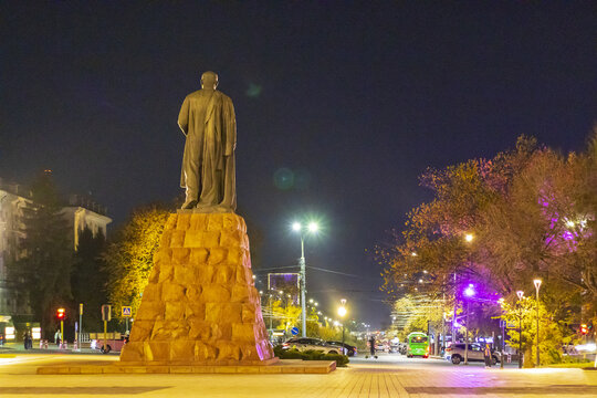 31 October 2025 The monument of Famous Kazakh poet and writer Abay Kunanbayevat central square. Almaty, Kazakhstan