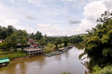 vue sur la campagne &agrave; Kanchanaburi en Tha&iuml;lande
