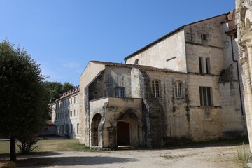 Fototapeta premium L'abbaye aux dames, ancienne abbaye et désormais auditorium, ville de Saintes, département de la Charente Maritime, France