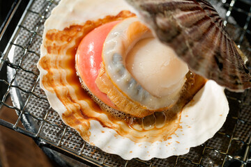 ホタテの網焼き