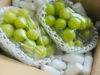 宅配のシャインマスカット