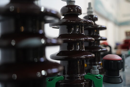 Insulators for high-voltage power transmission lines. - Powered by Adobe