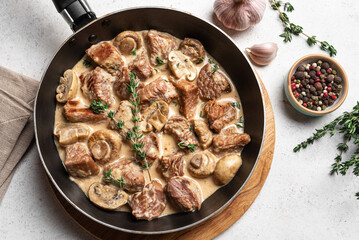 Creamy Chicken Meat and Mushroom Stroganoff