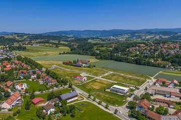 Die Stadt Bogen an der Donau in der niederbayerischen Region Donau-Wald im Luftbild