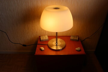 Grande lampe paquebot (de cabine) allumée