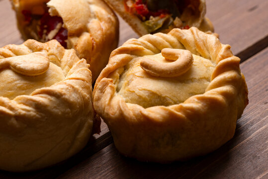 Panadas ripiene di verdure, cucina sarda vegetariana 