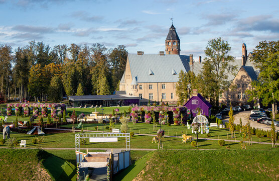 T&otilde;rva vald, Valgamaa, Estonia-4OCT2025-Taagepera Castle also known as Wagenk&uuml;ll hotel castle outside view.
