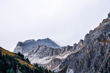 Fototapeta premium Panoramic view of the Swiss Alps in autumn.