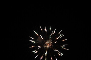 Obraz premium Fireworks at the riverbank in Japan