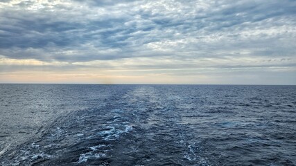 Obraz premium clouds over the sea