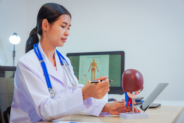 A female doctor examines a patient and explains her diagnosis to him via social media.
