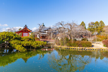 日本の風景・秋　岡山県岡山市　吉備津神社　宇賀神社（摂末社）　