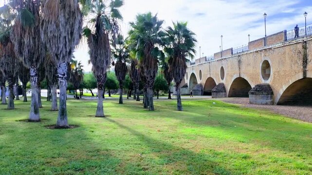 Horizontal del parque del r&iacute;o Guadiana de Badajoz junto al Puente de Palmas