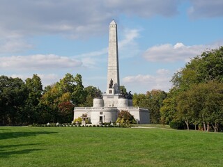 Lincoln Tomb and Monument, Oak Ridge Cemetery, Springfield Illinois (from a distance)