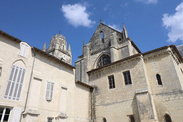 Cathédrale Saint Pierre, cathédrale de style gothique, ville de Saintes, département de la...