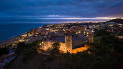 vista del castillo de Sohail al atardecer en el municipio de Fuengirola, Andaluc&iacute;a