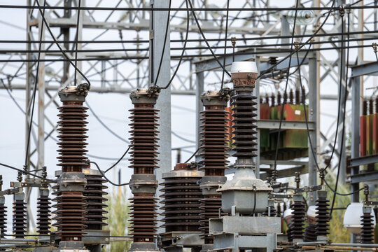 Power station with high-voltage transformers and cables