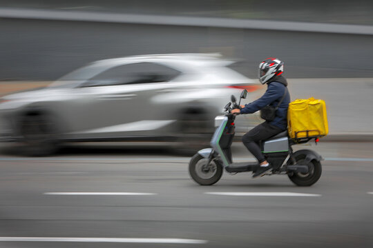 food delivery by alternative ecological clean transport