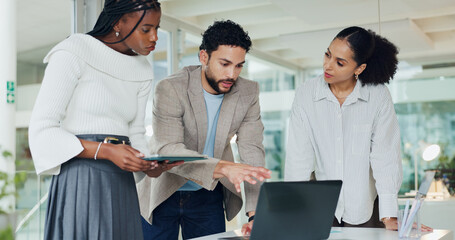 People, meeting and talk with laptop in office for discussion, finance planning and budget review. Team, explain and tech with financial report, schedule update and funding information for investment © Davids25/peopleimages.com