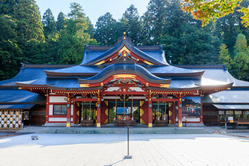 Obraz premium 秋の盛岡八幡宮 岩手県盛岡市 Morioka Hachimangu Shrine in Autumn. Iwate Pref, Morioka City.