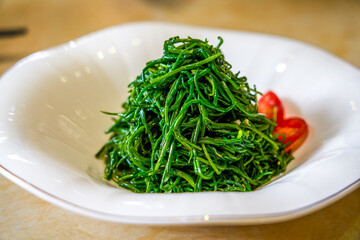 Refreshing and fragrant cold-dressed sand onions from Northwest China