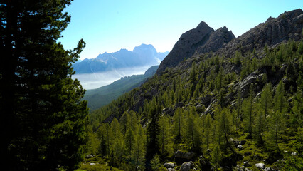 Lo spettacolare scenario panoramico del Passo Giau e Ra Gusela con le Cinque Torri e il gruppo delle Tofane. Dolomiti di San Vito di Cadore, Belluno, Veneto, Italia © anghifoto