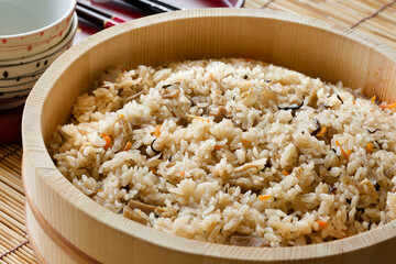 鶏ごぼう混ぜご飯