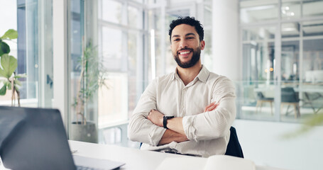 Obraz premium Portrait, business and man with arms crossed in office for finance career, about us and stock market agent. Happy, person and ambition with laptop, cryptocurrency and trading for investment proposal