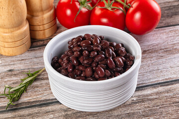 Canned black beans in the bowk