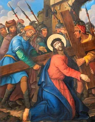 Schilderijen op glas Jezus Christus Vienna - The painting  Simon of Cyrene helps Jesus carry the cross as part of Cross way stations in church Rochuskirche by unknown artist.  © Renáta Sedmáková