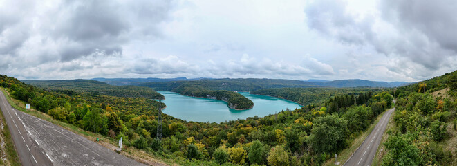 Lac de Vouglans &agrave; Cernon
