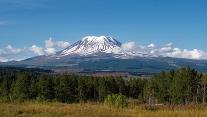 Fototapeta premium Elbrus mountain, Europe's tallest peak, showcasing natural beauty and adventure
