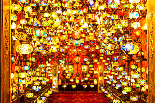 Traditional colorful Turkish lamps at the Grand Bazaar. Stained glass mosaics.