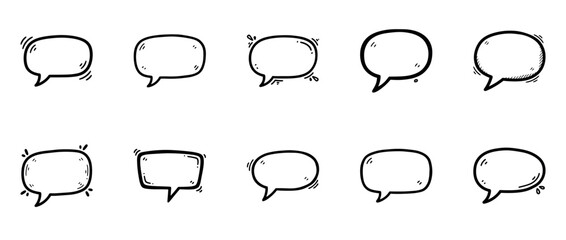 Fototapeta premium Hand drawn comic speech bubble set with transparent background, sketch style cartoon chat balloons collection for design and communication illustrations