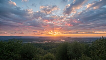 Obraz premium Cloudy Sky During Dawn and Dusk, highlighting seasonal change