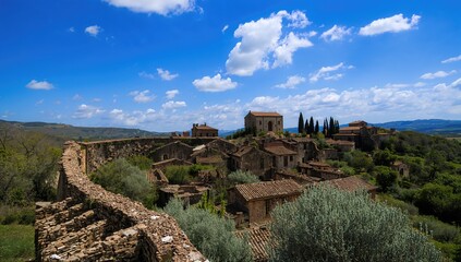 Fototapeta premium Ancient settlement featuring ruins of a fortress constructed by the Frangipane lineage in the 1300s