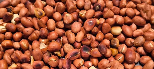 Roasted peanuts fo the background