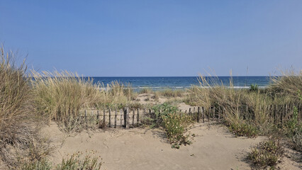 La grande plage de sable entre S&egrave;te et Marseillan dans le d&eacute;partement de l'H&eacute;rault en France