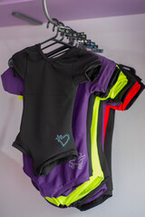 Mayas para patinaje art&iacute;stico exhibidas para la venta