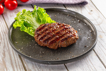Grilled beef cutlet minced meat