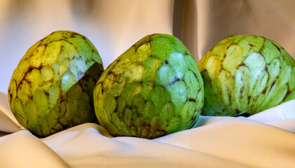 Chirimoya fruta tropical originaria de los Andes Sudamericanos