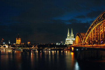 Obraz premium Cologne Cathedral at Night