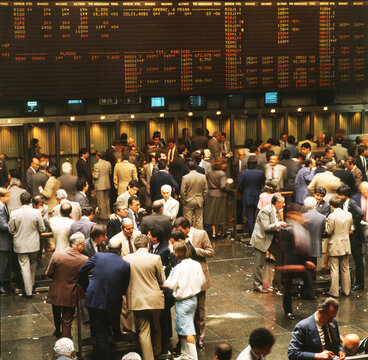 Argentina, Buenos Aires, interior of the old stock exchange with its stockbrokers, year 2000