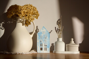 Hortensje w wazonach © RadoslawStan