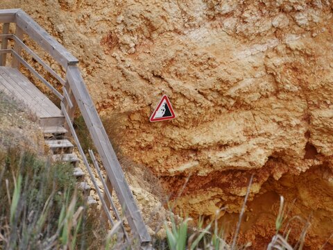 Felsen an der K&uuml;ste an der ALgarve bei Lagos