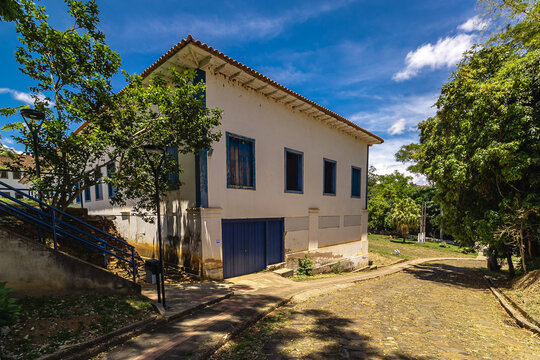 pr&eacute;dio hist&oacute;rico na cidade de Mariana, Estado de Minas Gerais, regi&atilde;o da Estrada Real