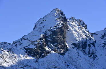 Góra Kościelec, szczyt w Tatrach, zima, śnieg, urwisko, Tatrzański Park Narodowy, Małopolska, Polska, Europa