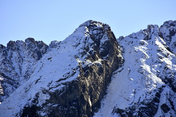 Góra Kościelec, szczyt w Tatrach, zima, śnieg, urwisko, Tatrzański Park Narodowy, Małopolska, Polska, Europa