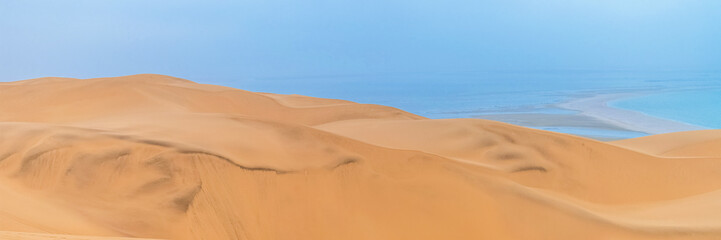 Le Désert Du Namib rencontre l'Océan Atlantique en Namibie