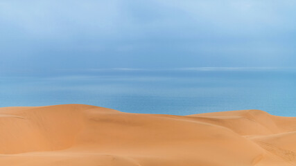 Le Désert Du Namib rencontre l'Océan Atlantique en Namibie